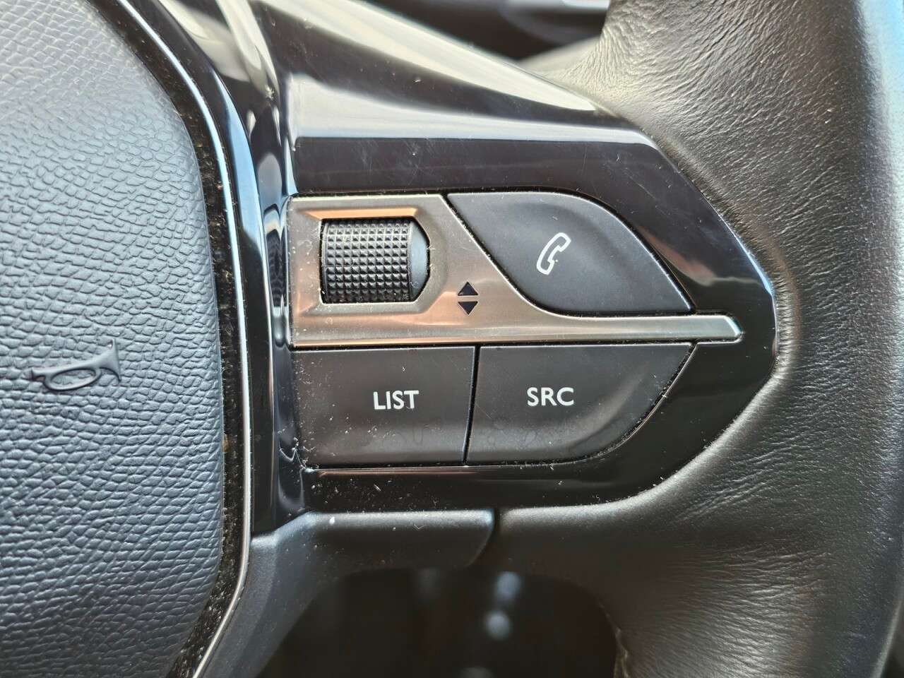 2017 PEUGEOT 3008 2017 PEUGEOT 3008