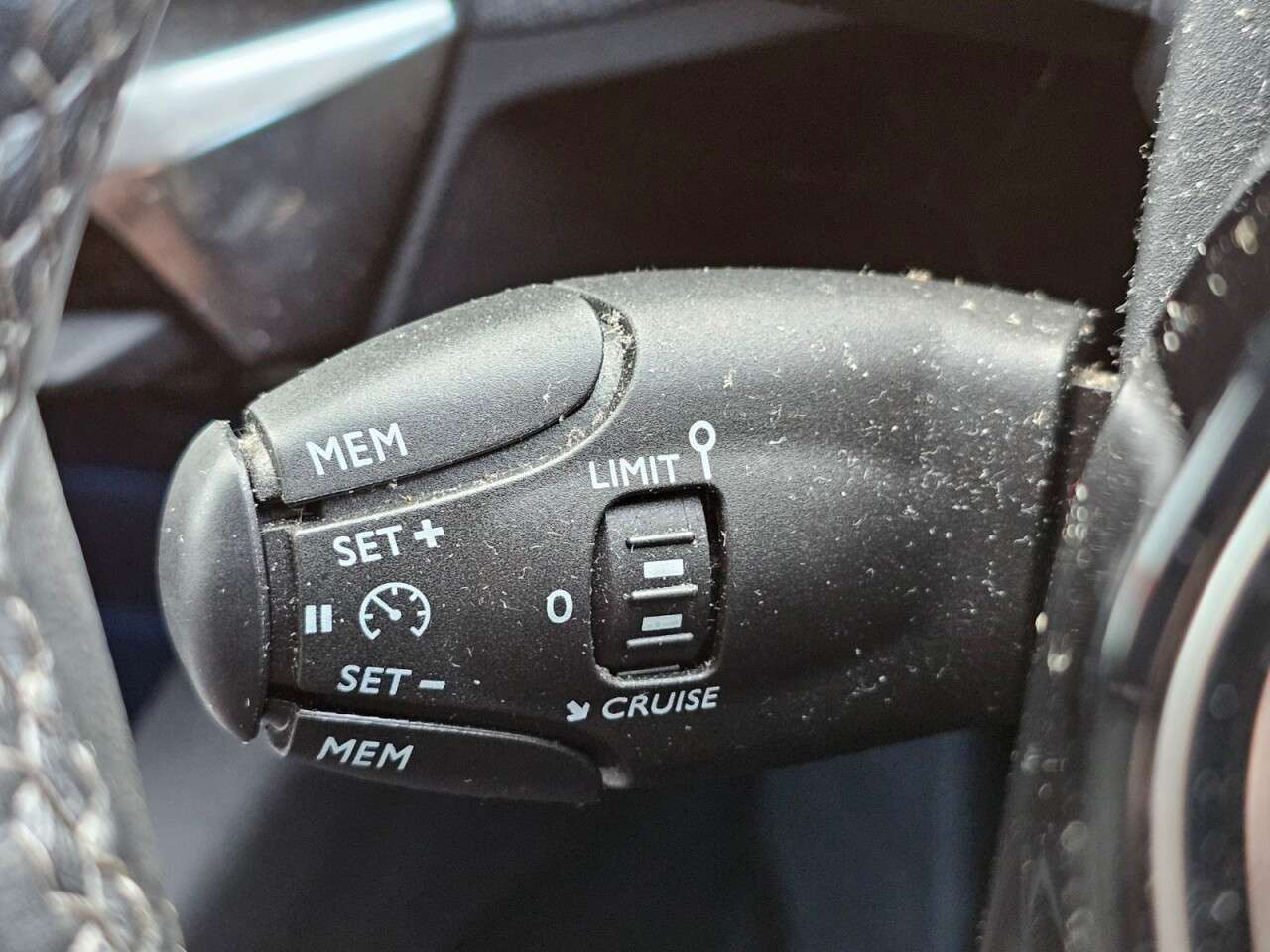 2017 PEUGEOT 3008 2017 PEUGEOT 3008