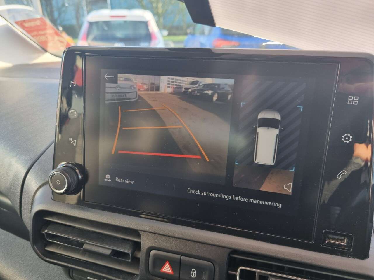 A 2021 VAUXHALL COMBO LIFE 1.5 Turbo D SE MPV 5dr Diesel Manual Euro 6 (s/s) (7 Seat) (100 ps) A 2021 VAUXHALL COMBO LIFE 1.5 Turbo D SE MPV 5dr Diesel Manual Euro 6 (s/s) (7 Seat) (100 ps)