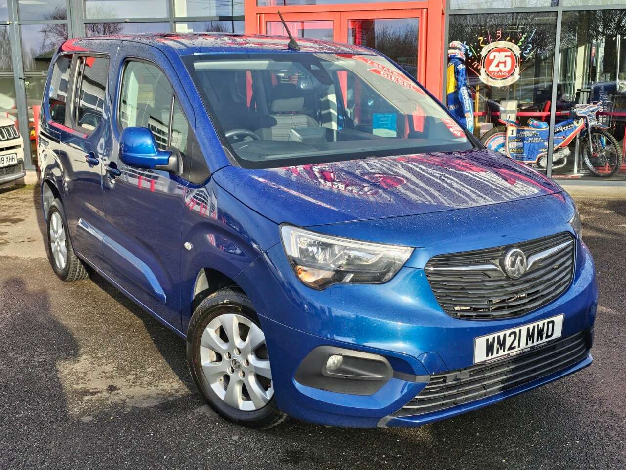 A 2021 VAUXHALL COMBO LIFE 1.5 Turbo D SE MPV 5dr Diesel Manual Euro 6 (s/s) (7 Seat) (100 ps) A 2021 VAUXHALL COMBO LIFE 1.5 Turbo D SE MPV 5dr Diesel Manual Euro 6 (s/s) (7 Seat) (100 ps)