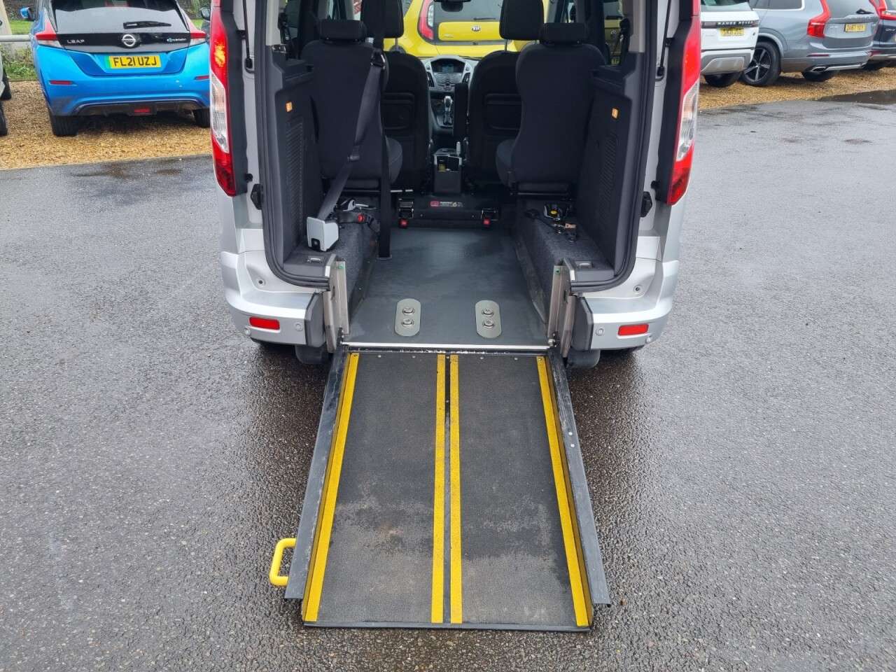 A 2019 FORD TOURNEO CONNECT 1.5 TDCi Titanium MPV 5dr Diesel Powershift Euro 6 (s/s) (120 ps) A 2019 FORD TOURNEO CONNECT 1.5 TDCi Titanium MPV 5dr Diesel Powershift Euro 6 (s/s) (120 ps)