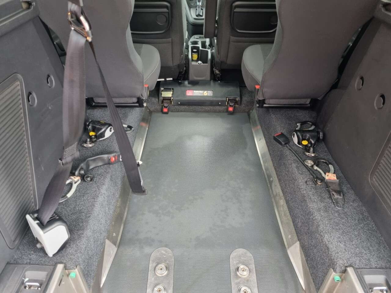 A 2019 FORD TOURNEO CONNECT 1.5 TDCi Titanium MPV 5dr Diesel Powershift Euro 6 (s/s) (120 ps) A 2019 FORD TOURNEO CONNECT 1.5 TDCi Titanium MPV 5dr Diesel Powershift Euro 6 (s/s) (120 ps)