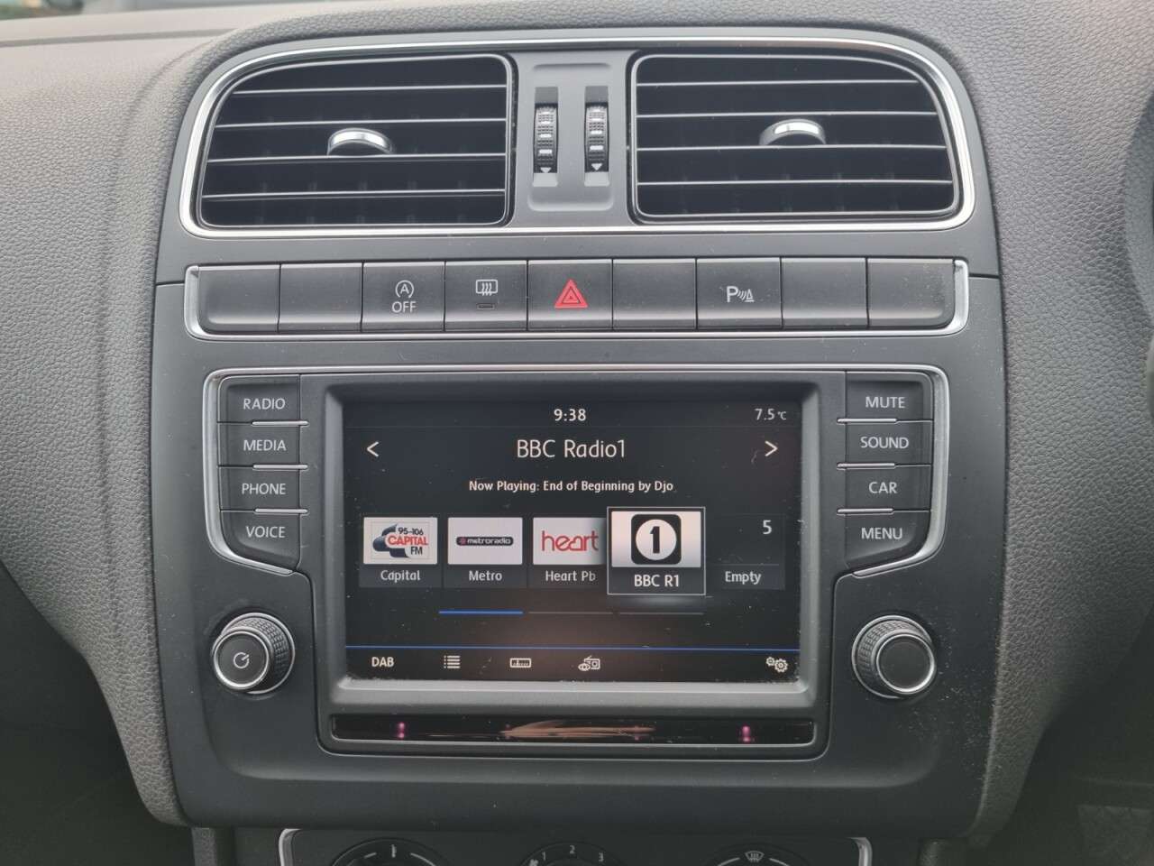 A 2017 VOLKSWAGEN POLO 1.2 TSI BlueMotion Tech Match Edition Hatchback 5dr Petrol Manual Euro 6 (s A 2017 VOLKSWAGEN POLO 1.2 TSI BlueMotion Tech Match Edition Hatchback 5dr Petrol Manual Euro 6 (s