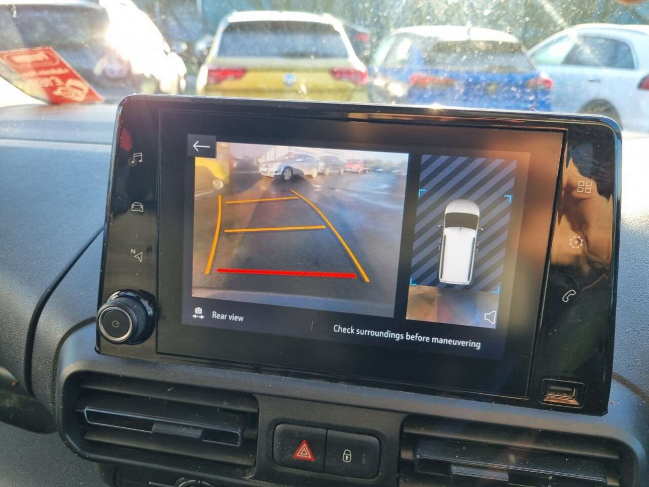 A 2022 VAUXHALL COMBO LIFE 1.5 Turbo D SE MPV 5dr Diesel Manual 6Spd Euro 6 (s/s) (100 ps) A 2022 VAUXHALL COMBO LIFE 1.5 Turbo D SE MPV 5dr Diesel Manual 6Spd Euro 6 (s/s) (100 ps)