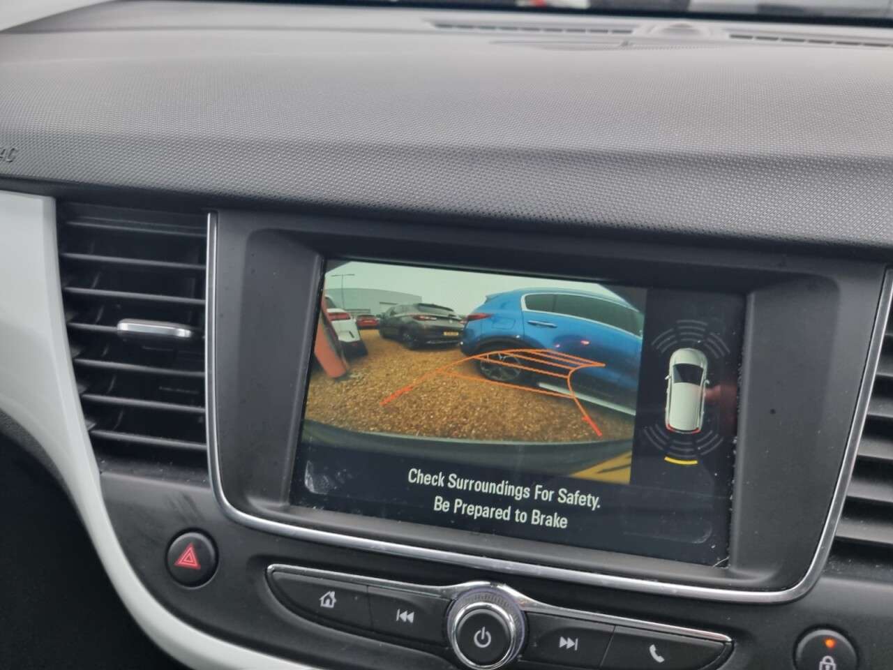 A 2021 VAUXHALL CROSSLAND 1.2 Griffin SUV 5dr Petrol Manual Euro 6 (s/s) (83 ps) A 2021 VAUXHALL CROSSLAND 1.2 Griffin SUV 5dr Petrol Manual Euro 6 (s/s) (83 ps)