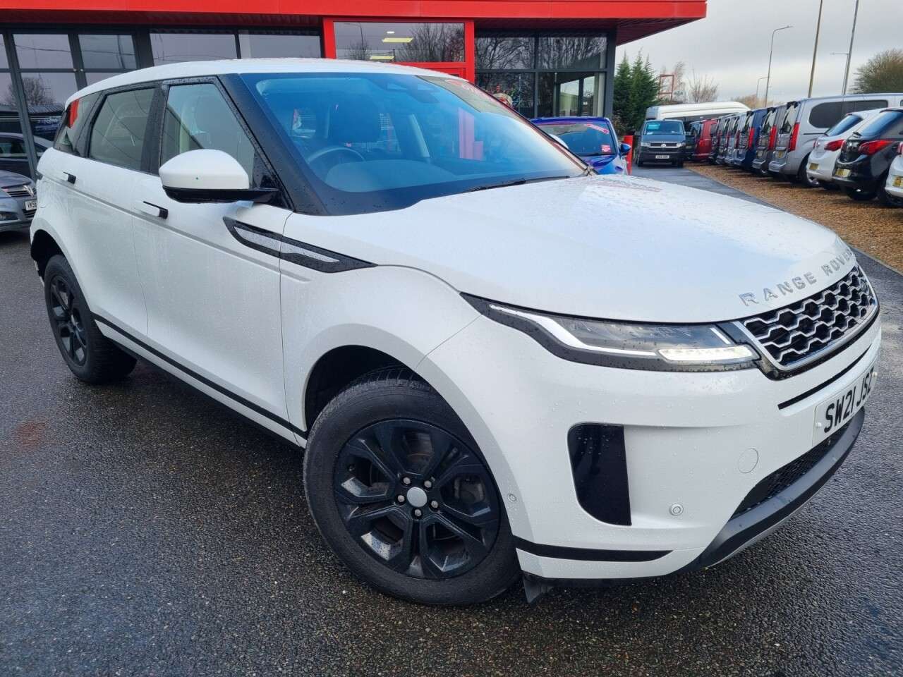 A 2021 LAND ROVER RANGE ROVER EVOQUE 2.0 D165 S SUV 5dr Diesel Manual FWD Euro 6 (s/s) (163 ps) A 2021 LAND ROVER RANGE ROVER EVOQUE 2.0 D165 S SUV 5dr Diesel Manual FWD Euro 6 (s/s) (163 ps)