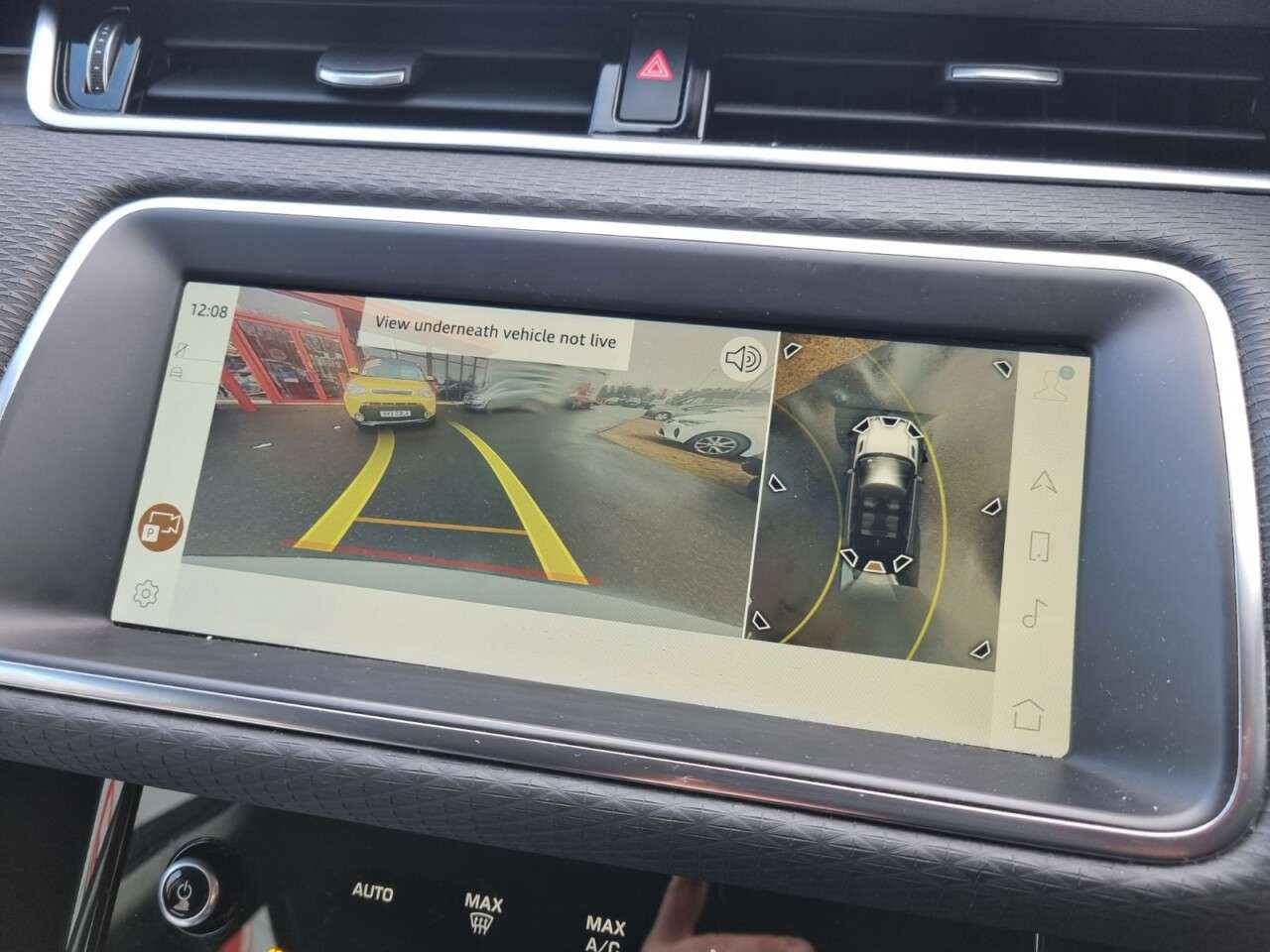 A 2021 LAND ROVER RANGE ROVER EVOQUE 2.0 D165 S SUV 5dr Diesel Manual FWD Euro 6 (s/s) (163 ps) A 2021 LAND ROVER RANGE ROVER EVOQUE 2.0 D165 S SUV 5dr Diesel Manual FWD Euro 6 (s/s) (163 ps)