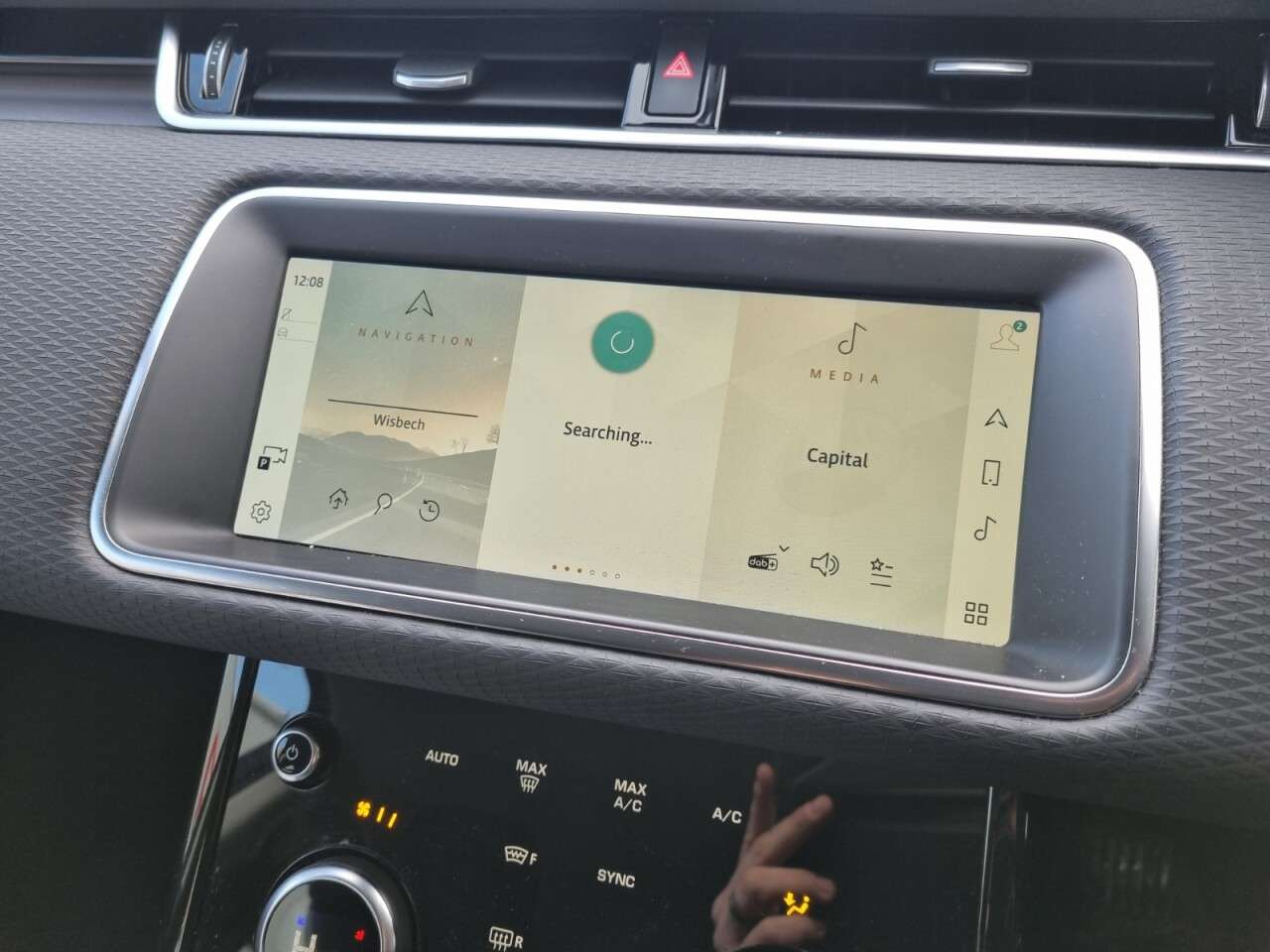 A 2021 LAND ROVER RANGE ROVER EVOQUE 2.0 D165 S SUV 5dr Diesel Manual FWD Euro 6 (s/s) (163 ps) A 2021 LAND ROVER RANGE ROVER EVOQUE 2.0 D165 S SUV 5dr Diesel Manual FWD Euro 6 (s/s) (163 ps)