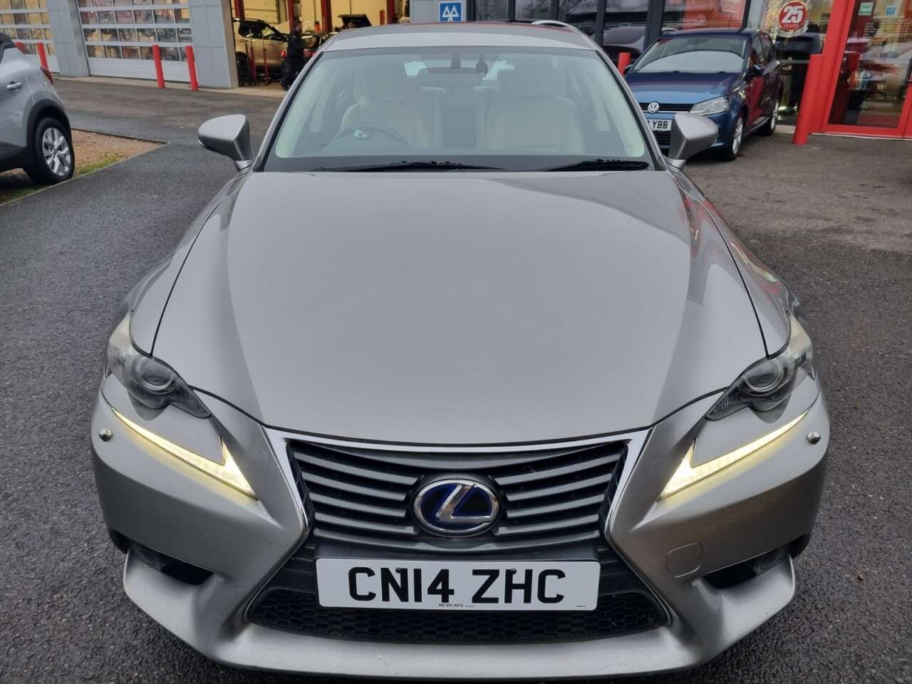 A 2014 LEXUS IS 2.5 300h Luxury Saloon 4dr Petrol Hybrid E-CVT Euro 5 (s/s) (223 ps) A 2014 LEXUS IS 2.5 300h Luxury Saloon 4dr Petrol Hybrid E-CVT Euro 5 (s/s) (223 ps)