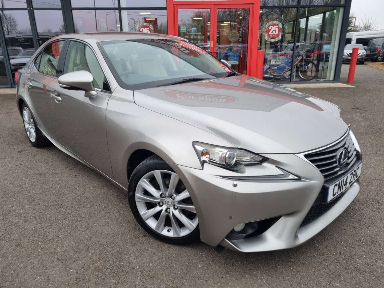A 2014 LEXUS IS 2.5 300h Luxury Saloon 4dr Petrol Hybrid E-CVT Euro 5 (s/s) (223 ps) A 2014 LEXUS IS 2.5 300h Luxury Saloon 4dr Petrol Hybrid E-CVT Euro 5 (s/s) (223 ps)