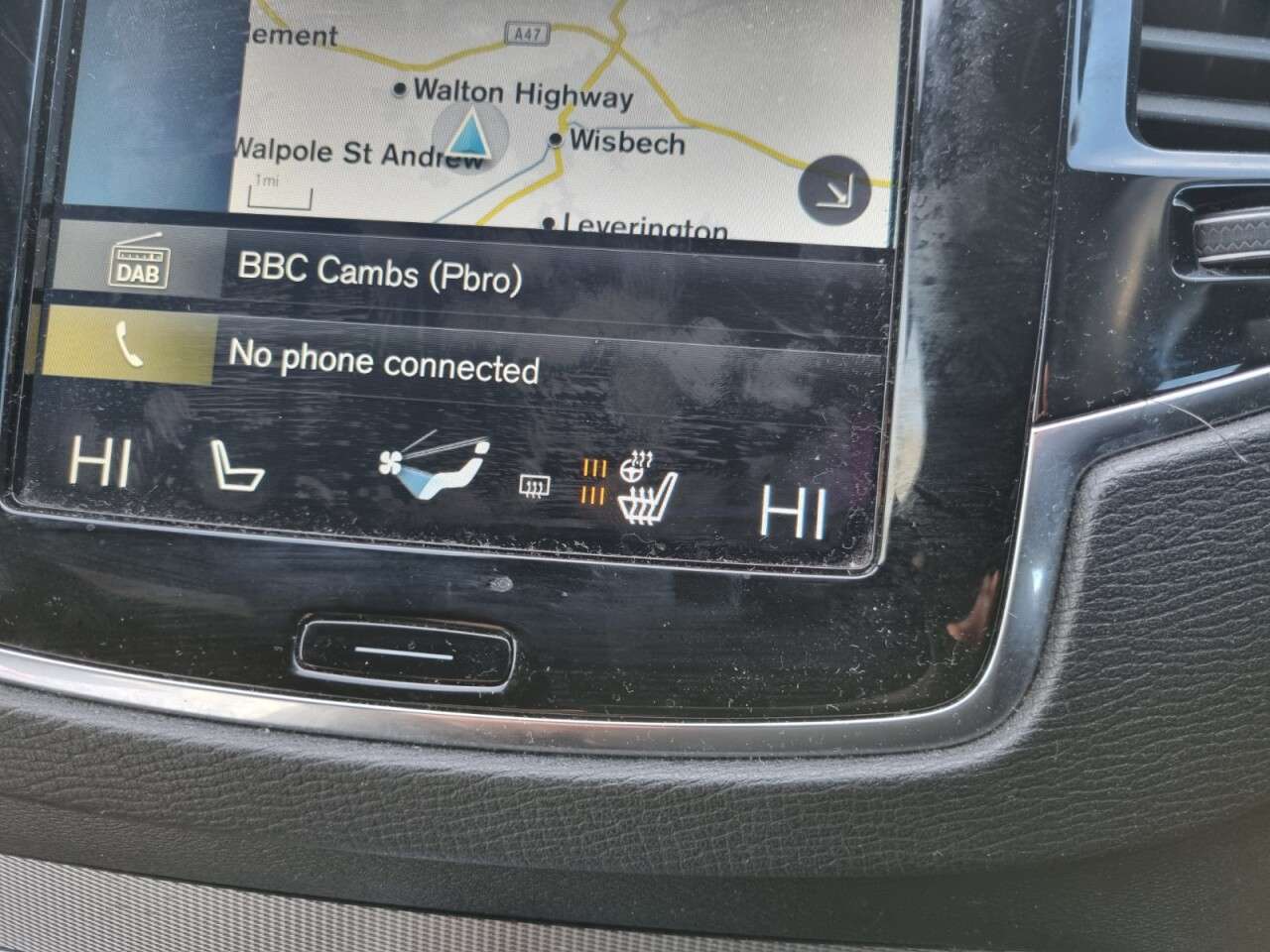 A 2017 VOLVO XC90 2.0 D5 PowerPulse R-Design SUV 5dr Diesel Auto 4WD Euro 6 (s/s) (235 ps) A 2017 VOLVO XC90 2.0 D5 PowerPulse R-Design SUV 5dr Diesel Auto 4WD Euro 6 (s/s) (235 ps)