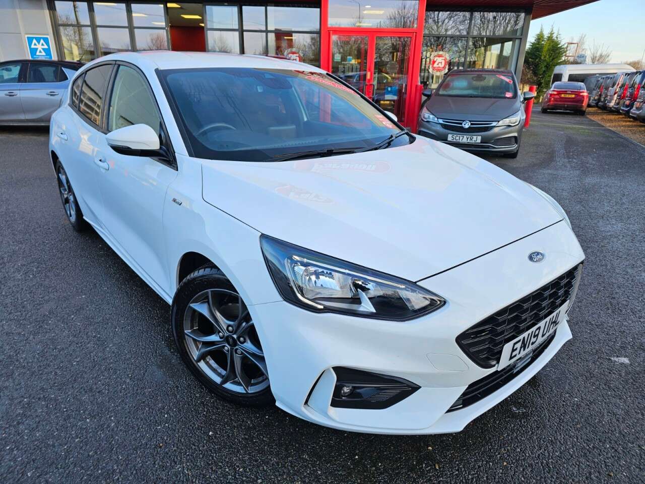 A 2019 FORD FOCUS 1.0T EcoBoost ST-Line Hatchback 5dr Petrol Manual Euro 6 (s/s) (125 ps) A 2019 FORD FOCUS 1.0T EcoBoost ST-Line Hatchback 5dr Petrol Manual Euro 6 (s/s) (125 ps)