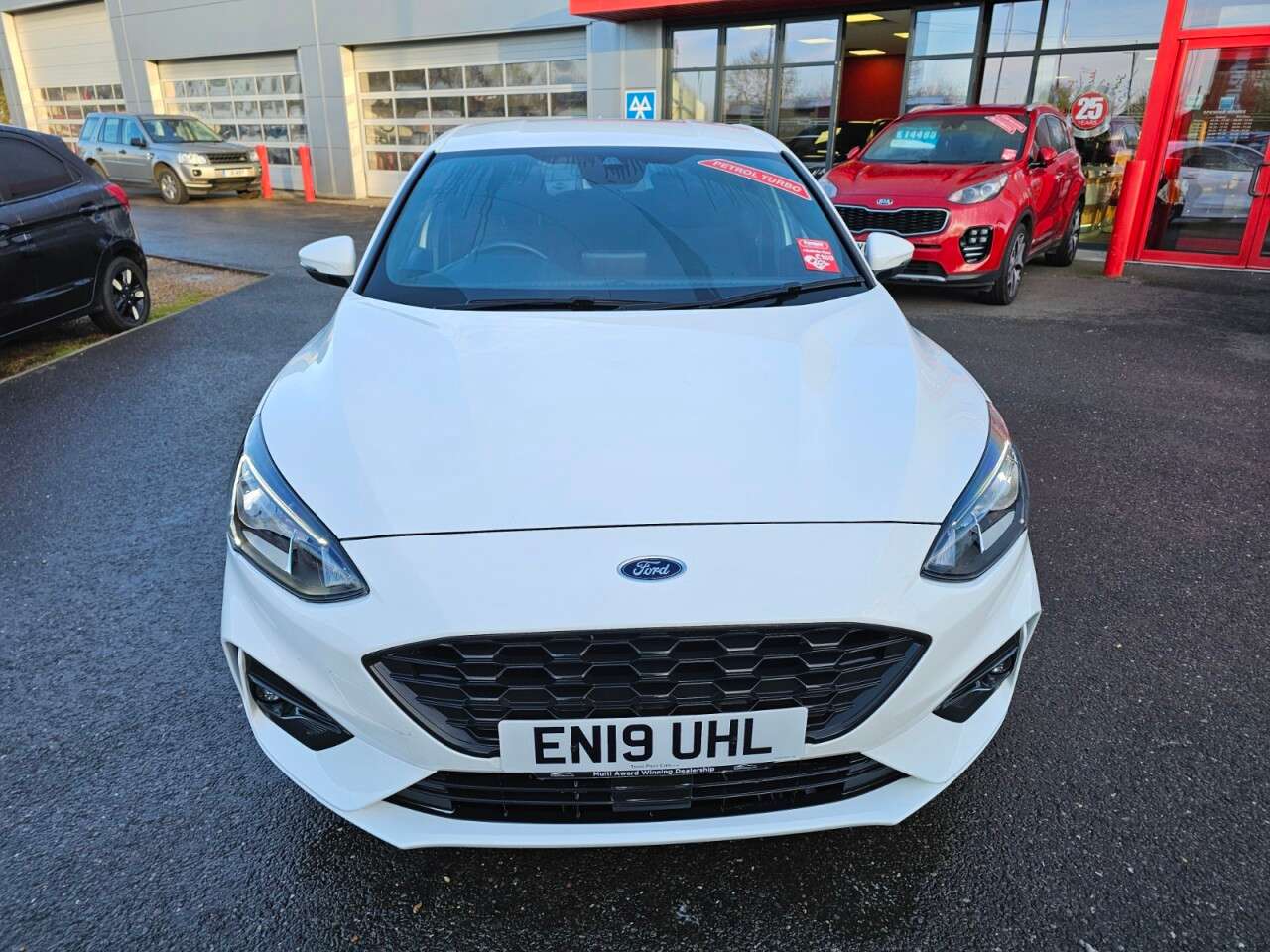 A 2019 FORD FOCUS 1.0T EcoBoost ST-Line Hatchback 5dr Petrol Manual Euro 6 (s/s) (125 ps) A 2019 FORD FOCUS 1.0T EcoBoost ST-Line Hatchback 5dr Petrol Manual Euro 6 (s/s) (125 ps)