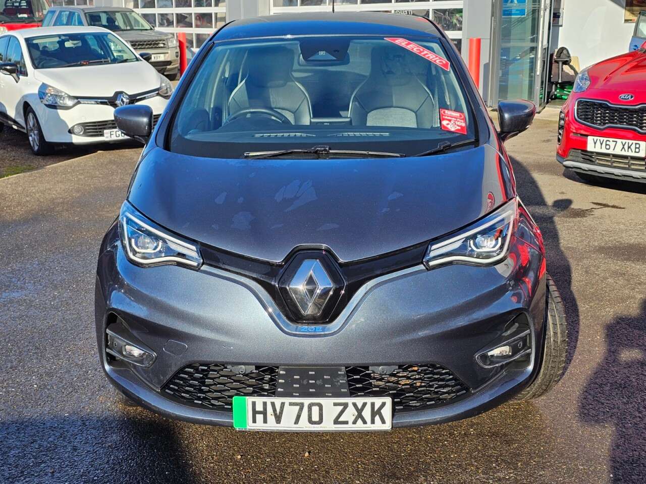 A 2020 RENAULT ZOE R135 52kWh GT Line Hatchback 5dr Electric Auto (i, Rapid Charge) (134 bhp) A 2020 RENAULT ZOE R135 52kWh GT Line Hatchback 5dr Electric Auto (i, Rapid Charge) (134 bhp)
