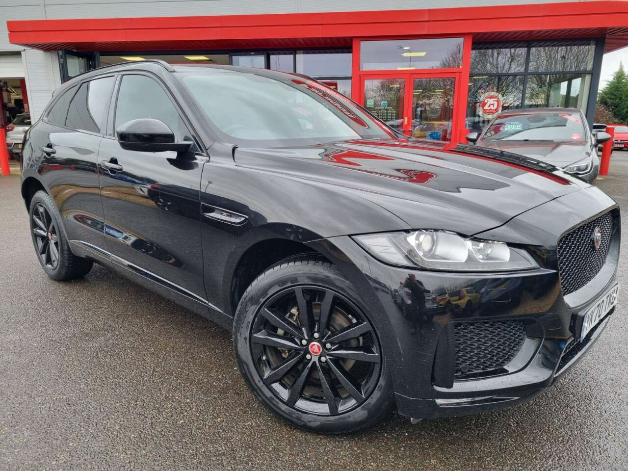 A 2020 JAGUAR F-PACE 2.0 D180 Chequered Flag SUV 5dr Diesel Auto AWD Euro 6 (s/s) (180 ps) A 2020 JAGUAR F-PACE 2.0 D180 Chequered Flag SUV 5dr Diesel Auto AWD Euro 6 (s/s) (180 ps)