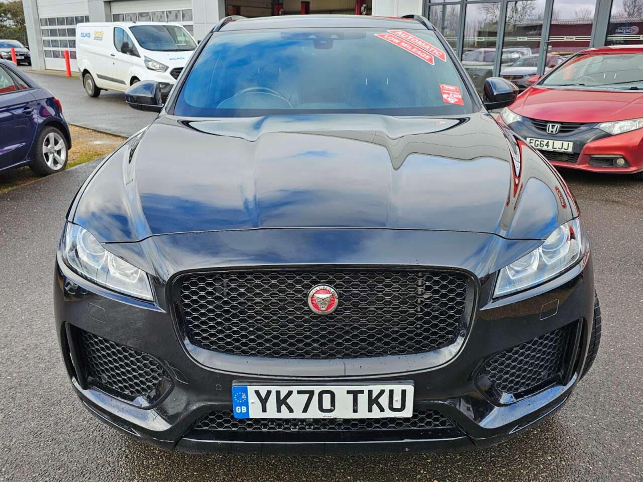 A 2020 JAGUAR F-PACE 2.0 D180 Chequered Flag SUV 5dr Diesel Auto AWD Euro 6 (s/s) (180 ps) A 2020 JAGUAR F-PACE 2.0 D180 Chequered Flag SUV 5dr Diesel Auto AWD Euro 6 (s/s) (180 ps)