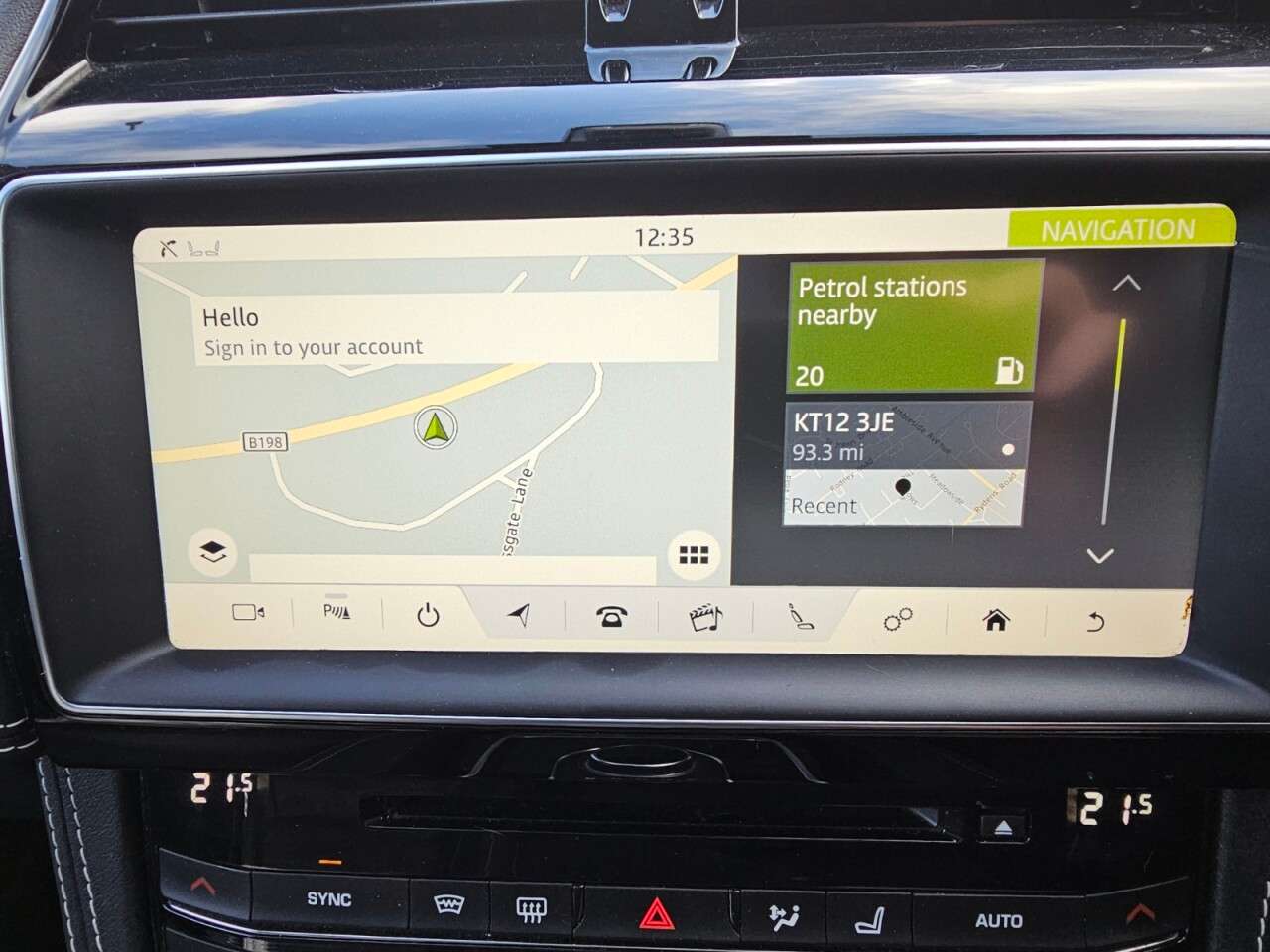 A 2020 JAGUAR F-PACE 2.0 D180 Chequered Flag SUV 5dr Diesel Auto AWD Euro 6 (s/s) (180 ps) A 2020 JAGUAR F-PACE 2.0 D180 Chequered Flag SUV 5dr Diesel Auto AWD Euro 6 (s/s) (180 ps)