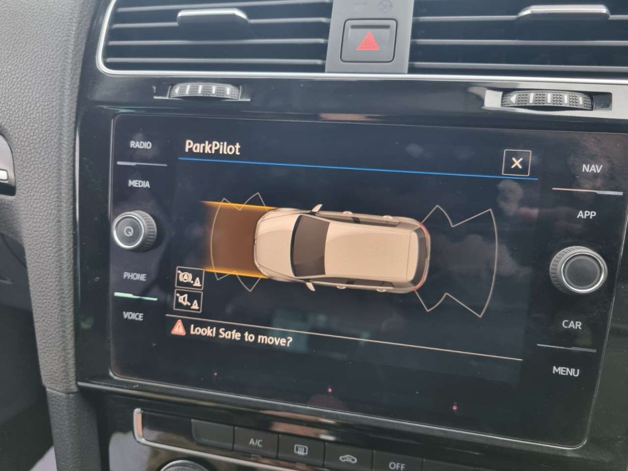 A 2019 VOLKSWAGEN GOLF 1.5 TSI EVO GPF GT Hatchback 5dr Petrol DSG Euro 6 (s/s) (150 ps) A 2019 VOLKSWAGEN GOLF 1.5 TSI EVO GPF GT Hatchback 5dr Petrol DSG Euro 6 (s/s) (150 ps)