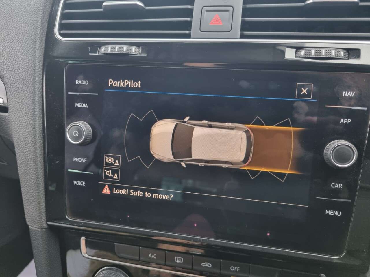 A 2019 VOLKSWAGEN GOLF 1.5 TSI EVO GPF GT Hatchback 5dr Petrol DSG Euro 6 (s/s) (150 ps) A 2019 VOLKSWAGEN GOLF 1.5 TSI EVO GPF GT Hatchback 5dr Petrol DSG Euro 6 (s/s) (150 ps)