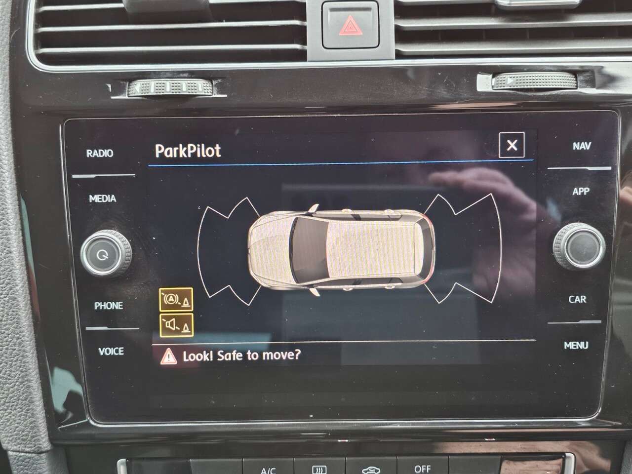 A 2019 VOLKSWAGEN GOLF 1.5 TSI EVO GPF GT Hatchback 5dr Petrol DSG Euro 6 (s/s) (150 ps) A 2019 VOLKSWAGEN GOLF 1.5 TSI EVO GPF GT Hatchback 5dr Petrol DSG Euro 6 (s/s) (150 ps)