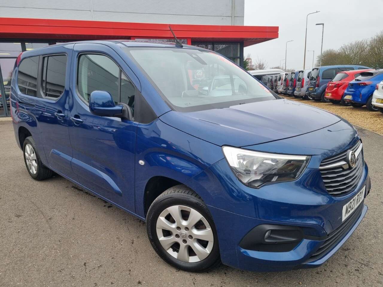 A 2021 VAUXHALL COMBO LIFE 1.5 Turbo D SE XL MPV 5dr Diesel Manual Euro 6 (s/s) (7 Seat) (100 ps) A 2021 VAUXHALL COMBO LIFE 1.5 Turbo D SE XL MPV 5dr Diesel Manual Euro 6 (s/s) (7 Seat) (100 ps)