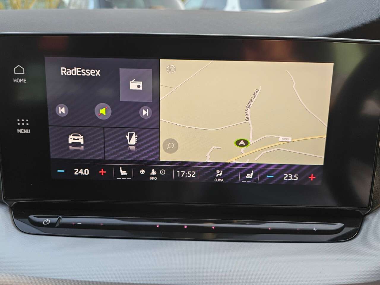 A 2021 SKODA OCTAVIA 2.0 TDI SE L First Edition Estate 5dr Diesel Manual Euro 6 (s/s) (116 ps) A 2021 SKODA OCTAVIA 2.0 TDI SE L First Edition Estate 5dr Diesel Manual Euro 6 (s/s) (116 ps)