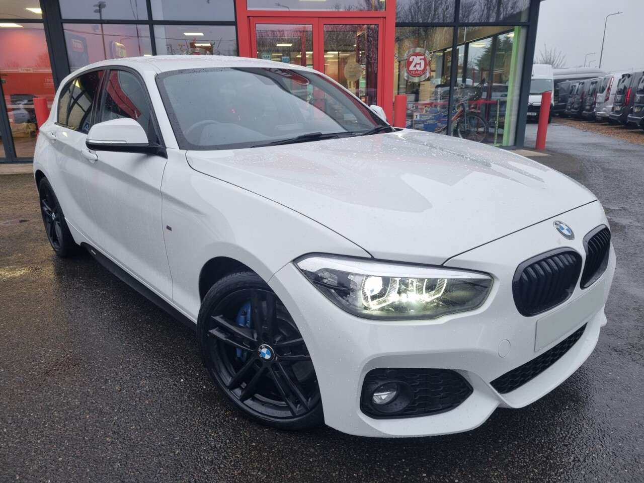A 2017 BMW 1 SERIES 2.0 118d M Sport Shadow Edition Hatchback 5dr Diesel Auto Euro 6 (s/s) (150 A 2017 BMW 1 SERIES 2.0 118d M Sport Shadow Edition Hatchback 5dr Diesel Auto Euro 6 (s/s) (150