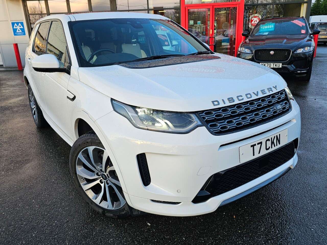 A 2020 LAND ROVER DISCOVERY SPORT 1.5 P300e 12.2kWh R-Dynamic HSE SUV 5dr Petrol Plug-in Hybrid Auto 4WD Euro A 2020 LAND ROVER DISCOVERY SPORT 1.5 P300e 12.2kWh R-Dynamic HSE SUV 5dr Petrol Plug-in Hybrid Auto 4WD Euro