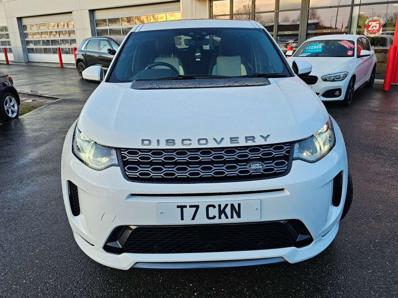 A 2020 LAND ROVER DISCOVERY SPORT 1.5 P300e 12.2kWh R-Dynamic HSE SUV 5dr Petrol Plug-in Hybrid Auto 4WD Euro A 2020 LAND ROVER DISCOVERY SPORT 1.5 P300e 12.2kWh R-Dynamic HSE SUV 5dr Petrol Plug-in Hybrid Auto 4WD Euro