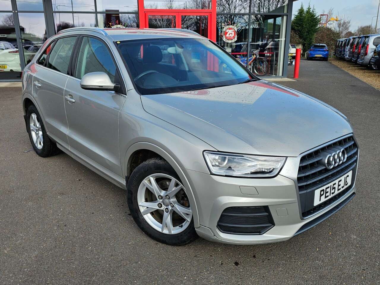 A 2015 AUDI Q3 1.4 TFSI CoD SE SUV 5dr Petrol Manual Euro 6 (s/s) (150 ps) A 2015 AUDI Q3 1.4 TFSI CoD SE SUV 5dr Petrol Manual Euro 6 (s/s) (150 ps)