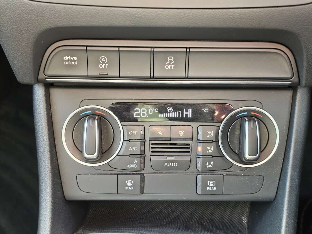 2015 AUDI Q3 2015 AUDI Q3