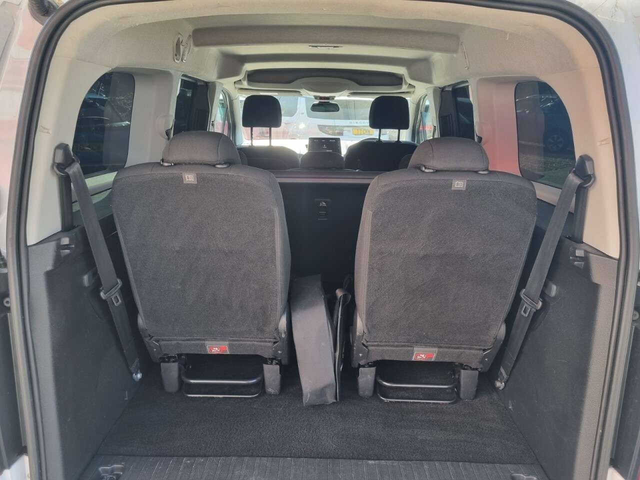 A 2023 VAUXHALL COMBO LIFE ELECTRIC 50kWh SE XL MPV 5dr Electric Auto (7.4kW Charger) (136 ps) A 2023 VAUXHALL COMBO LIFE ELECTRIC 50kWh SE XL MPV 5dr Electric Auto (7.4kW Charger) (136 ps)