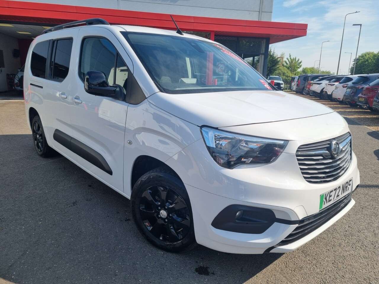 A 2023 VAUXHALL COMBO LIFE ELECTRIC 50kWh SE XL MPV 5dr Electric Auto (7.4kW Charger) (136 ps) A 2023 VAUXHALL COMBO LIFE ELECTRIC 50kWh SE XL MPV 5dr Electric Auto (7.4kW Charger) (136 ps)