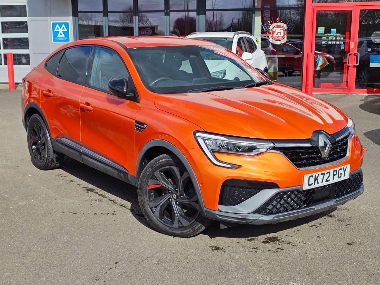 A 2022 RENAULT ARKANA 1.6 E-TECH r.s. line SUV 5dr Petrol Hybrid Auto 2WD Euro 6 (s/s) (145 bhp) A 2022 RENAULT ARKANA 1.6 E-TECH r.s. line SUV 5dr Petrol Hybrid Auto 2WD Euro 6 (s/s) (145 bhp)