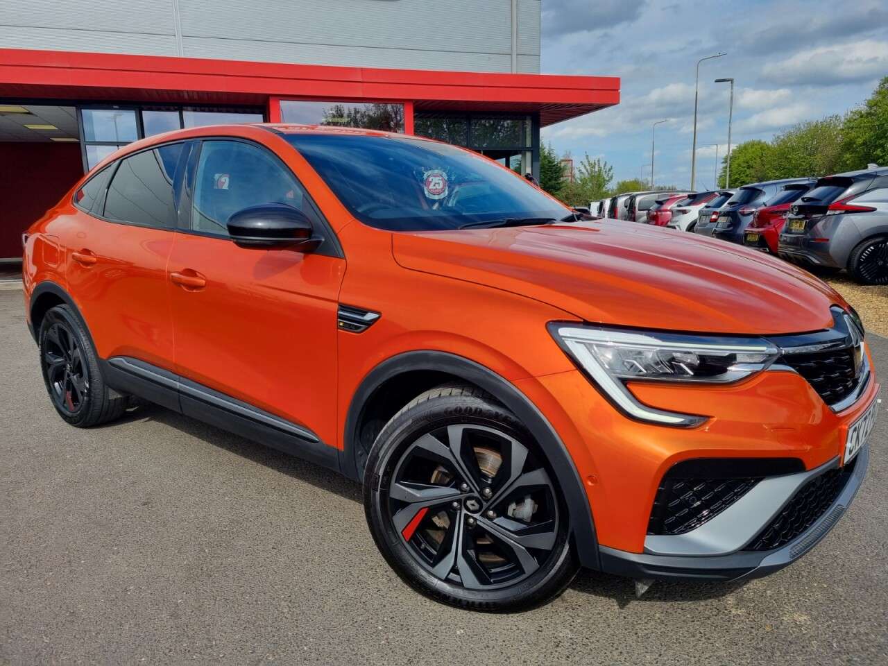 A 2022 RENAULT ARKANA 1.6 E-TECH r.s. line SUV 5dr Petrol Hybrid Auto 2WD Euro 6 (s/s) (145 bhp) A 2022 RENAULT ARKANA 1.6 E-TECH r.s. line SUV 5dr Petrol Hybrid Auto 2WD Euro 6 (s/s) (145 bhp)