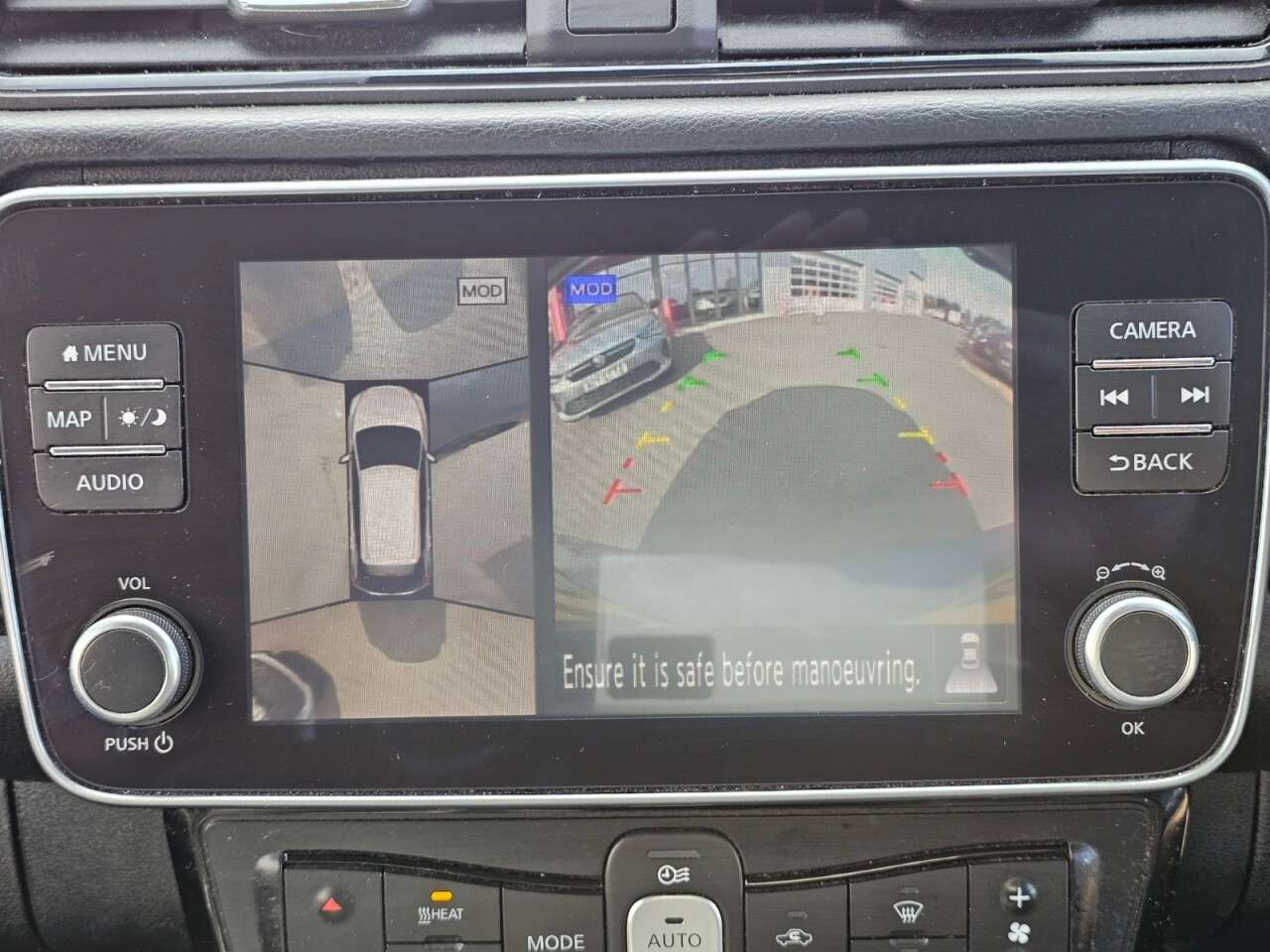 A 2022 NISSAN LEAF 39kWh Tekna Hatchback 5dr Electric Auto (150 ps) A 2022 NISSAN LEAF 39kWh Tekna Hatchback 5dr Electric Auto (150 ps)