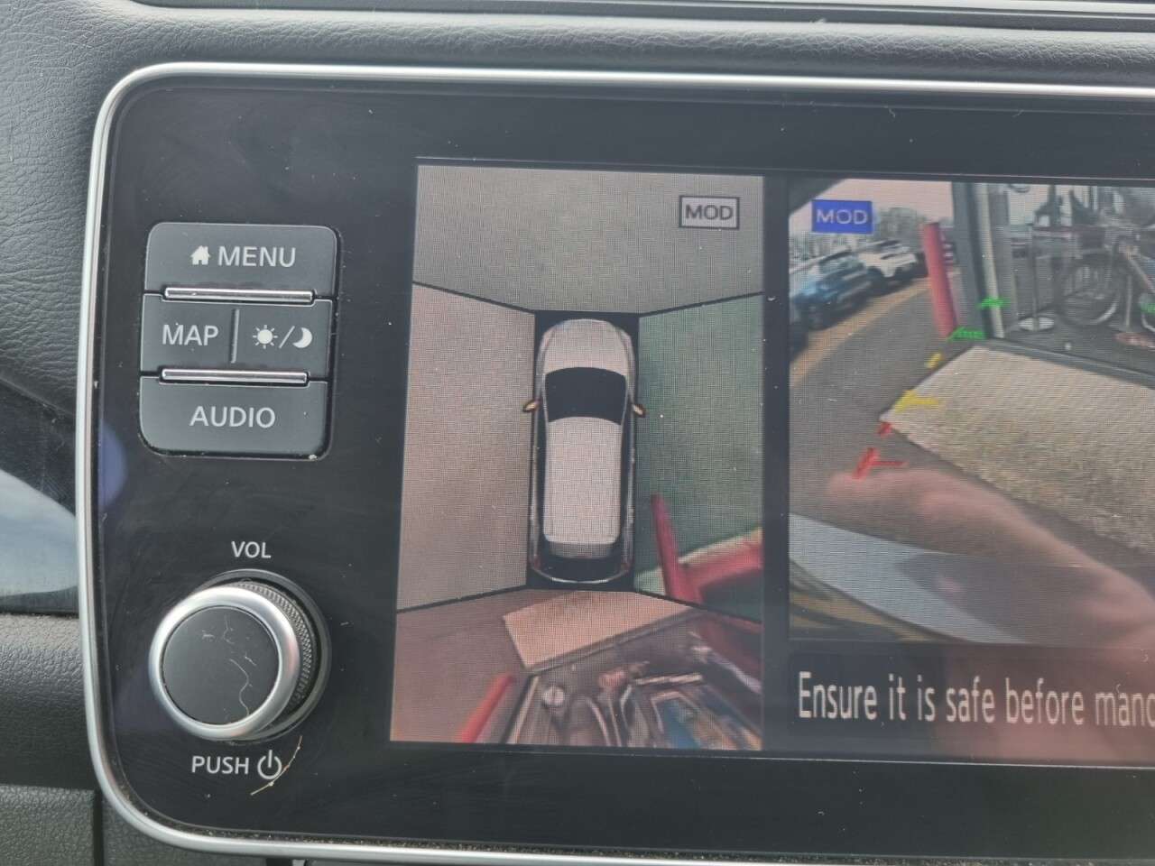 A 2022 NISSAN LEAF 39kWh Tekna Hatchback 5dr Electric Auto (150 ps) A 2022 NISSAN LEAF 39kWh Tekna Hatchback 5dr Electric Auto (150 ps)