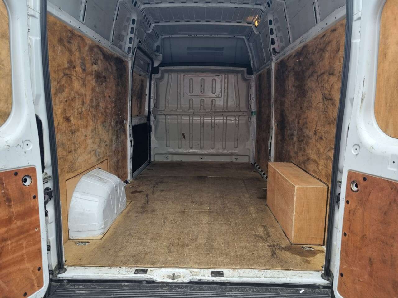 A 2023 CITROEN RELAY 2.2 BlueHDi 35 Enterprise Edition Panel Van 5dr Diesel Manual L3 Extra High A 2023 CITROEN RELAY 2.2 BlueHDi 35 Enterprise Edition Panel Van 5dr Diesel Manual L3 Extra High