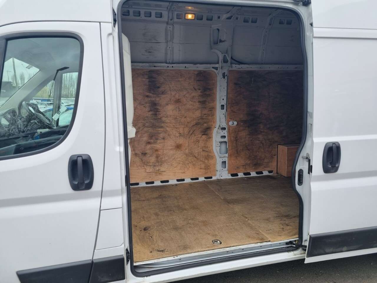 A 2023 CITROEN RELAY 2.2 BlueHDi 35 Enterprise Edition Panel Van 5dr Diesel Manual L3 Extra High A 2023 CITROEN RELAY 2.2 BlueHDi 35 Enterprise Edition Panel Van 5dr Diesel Manual L3 Extra High