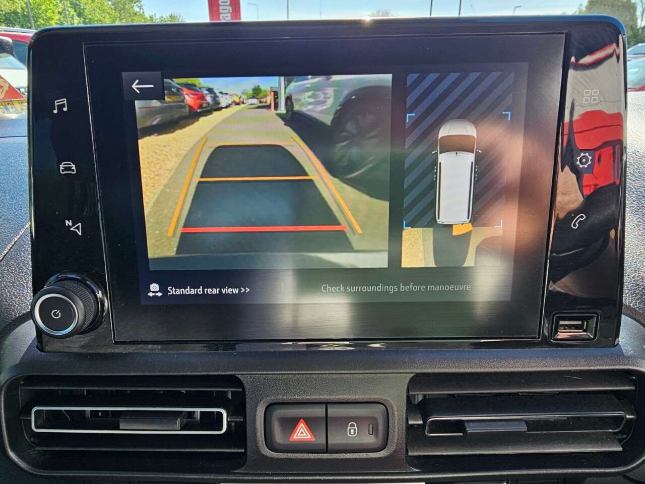 A 2020 VAUXHALL COMBO LIFE 1.5 Turbo D Elite XL MPV 5dr Diesel Auto Euro 6 (s/s) (130 ps) A 2020 VAUXHALL COMBO LIFE 1.5 Turbo D Elite XL MPV 5dr Diesel Auto Euro 6 (s/s) (130 ps)