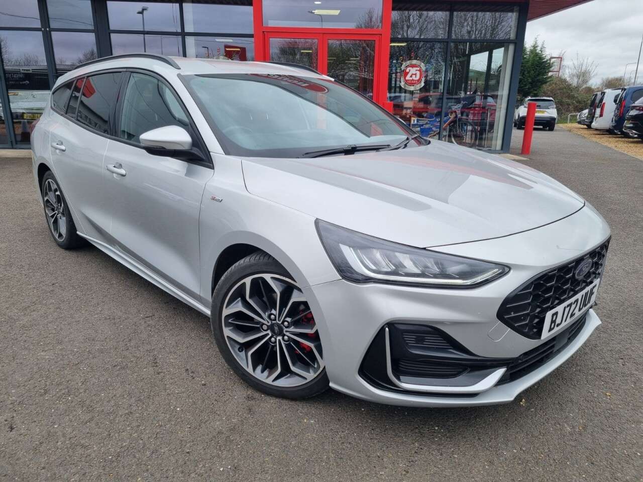 A 2022 FORD FOCUS 1.5 EcoBlue ST-Line Vignale Estate 5dr Diesel Auto Euro 6 (s/s) (120 ps) A 2022 FORD FOCUS 1.5 EcoBlue ST-Line Vignale Estate 5dr Diesel Auto Euro 6 (s/s) (120 ps)