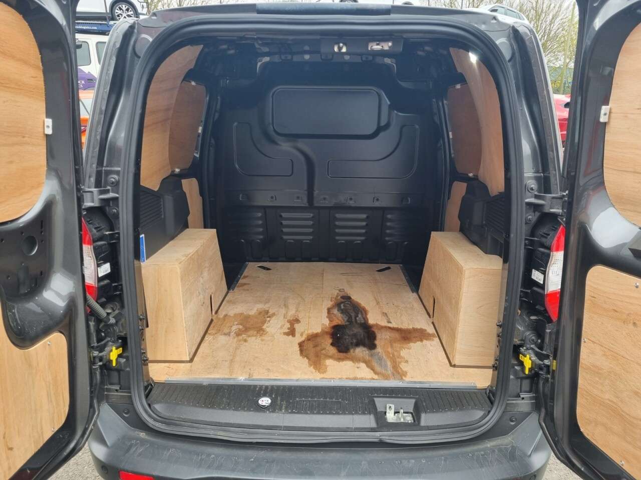 A 2023 FORD TRANSIT COURIER 1.0 EcoBoost Limited Panel Van 5dr Petrol Manual L1 Euro 6 (100 ps) A 2023 FORD TRANSIT COURIER 1.0 EcoBoost Limited Panel Van 5dr Petrol Manual L1 Euro 6 (100 ps)