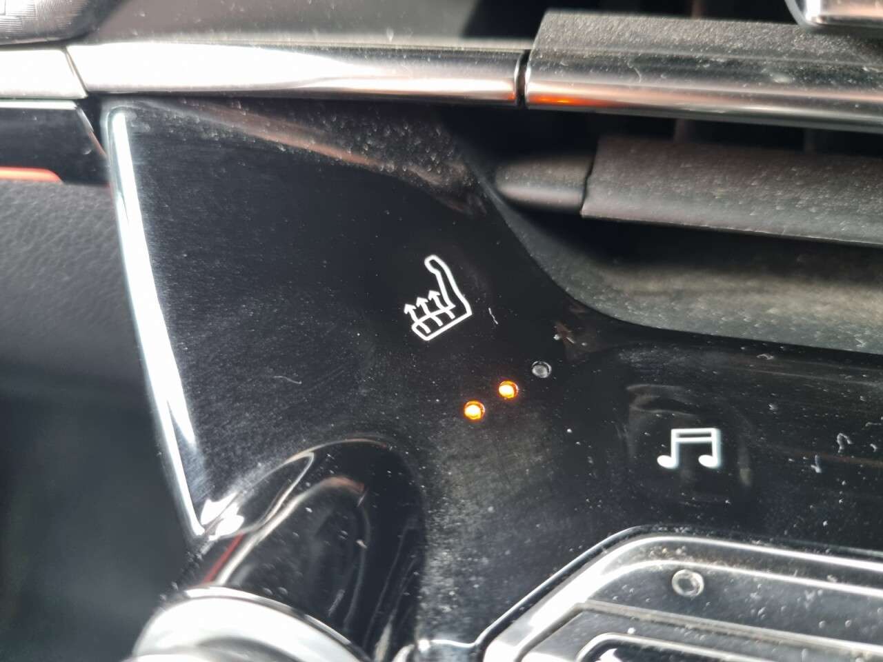 A 2021 PEUGEOT 2008 1.5 BlueHDi GT SUV 5dr Diesel Manual Euro 6 (s/s) (110 ps) A 2021 PEUGEOT 2008 1.5 BlueHDi GT SUV 5dr Diesel Manual Euro 6 (s/s) (110 ps)