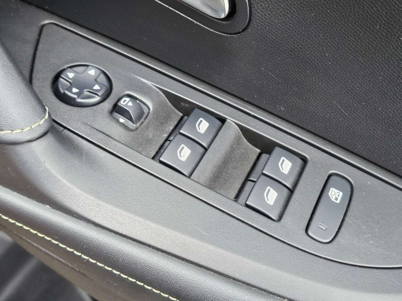 2021 PEUGEOT 2008 2021 PEUGEOT 2008