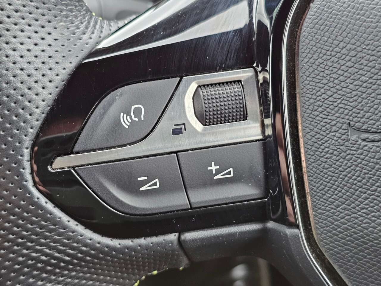 2021 PEUGEOT 2008 2021 PEUGEOT 2008