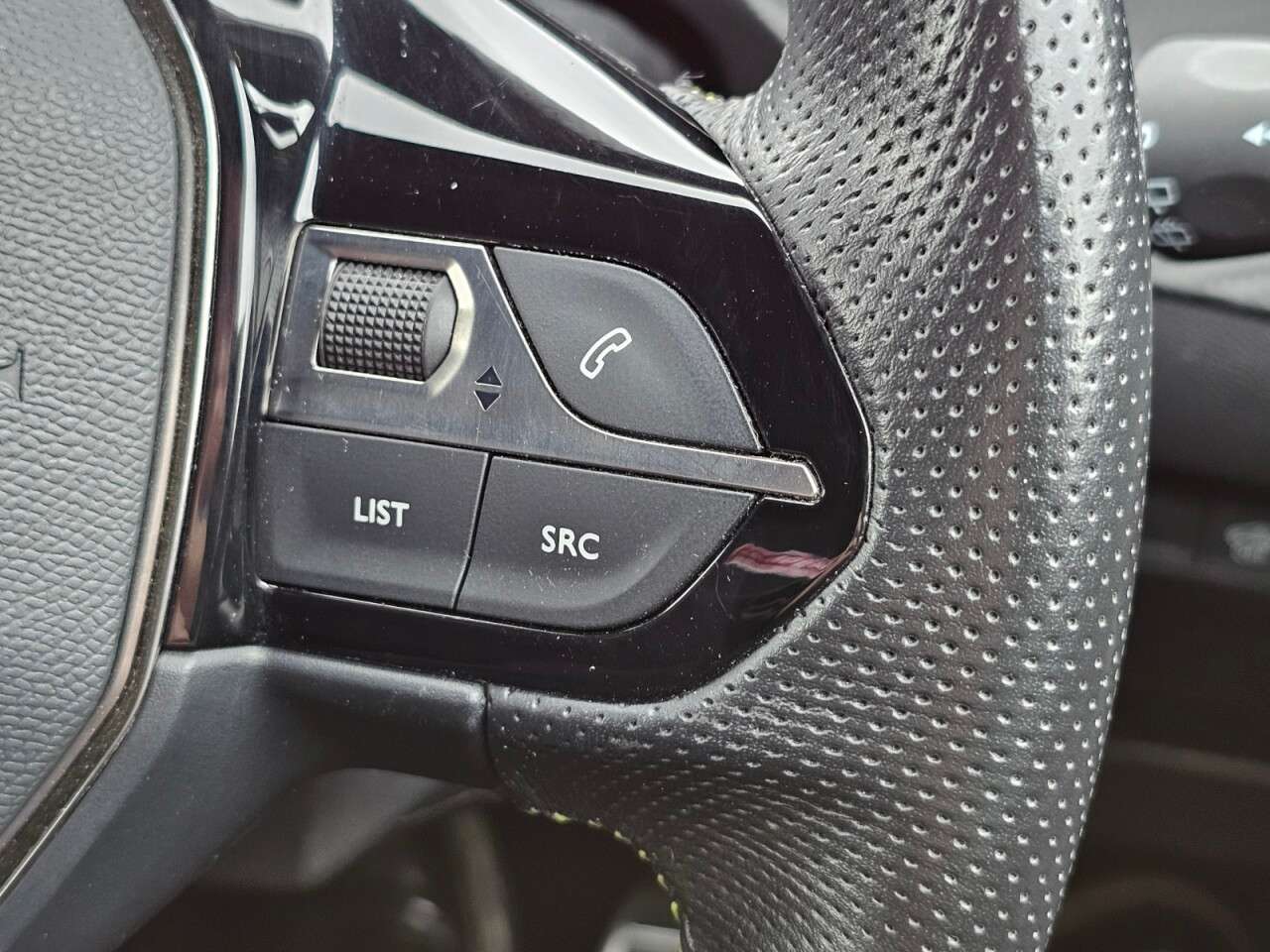 2021 PEUGEOT 2008 2021 PEUGEOT 2008