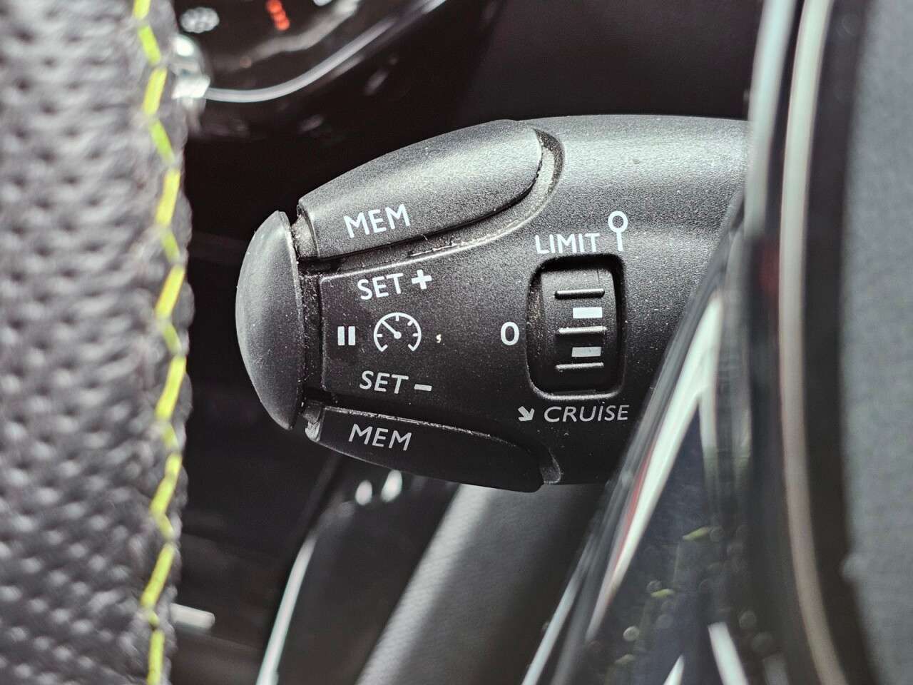 2021 PEUGEOT 2008 2021 PEUGEOT 2008