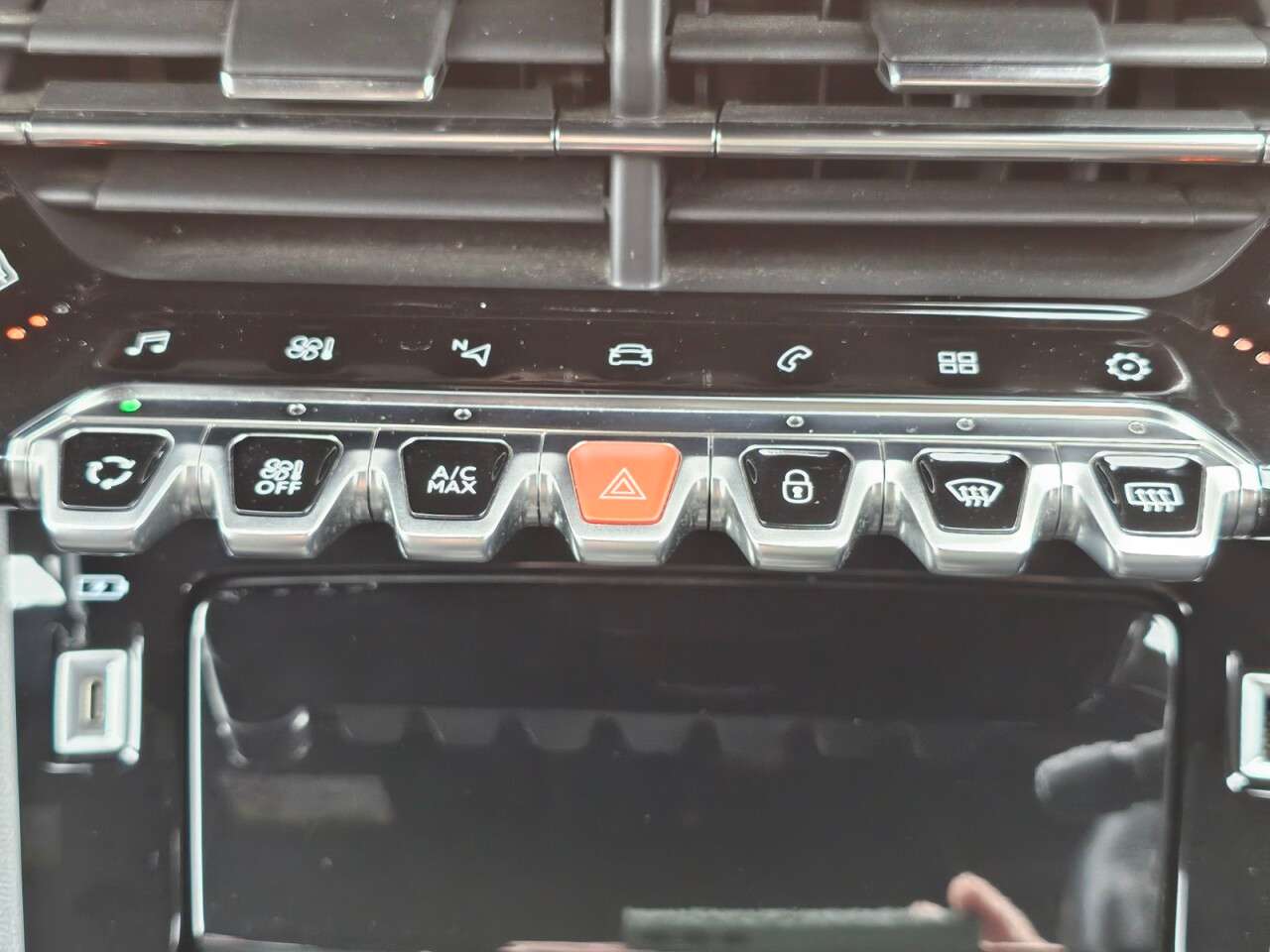 2021 PEUGEOT 2008 2021 PEUGEOT 2008