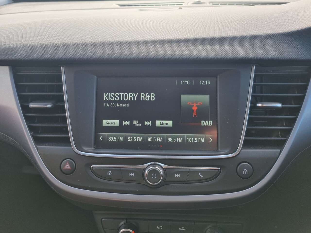 A 2022 VAUXHALL CROSSLAND 1.2 SE Edition SUV 5dr Petrol Manual Euro 6 (s/s) (83 ps) A 2022 VAUXHALL CROSSLAND 1.2 SE Edition SUV 5dr Petrol Manual Euro 6 (s/s) (83 ps)