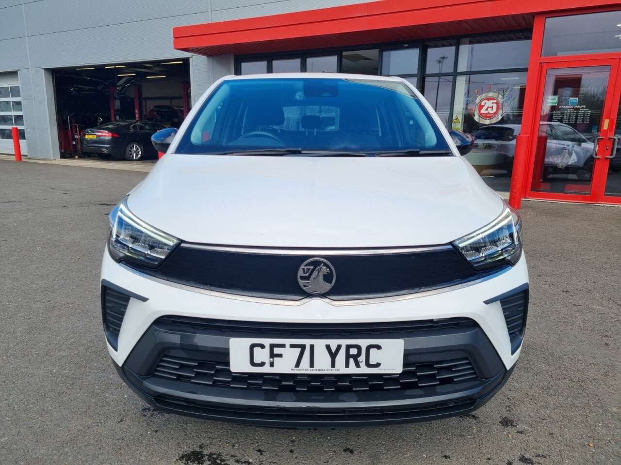 A 2022 VAUXHALL CROSSLAND 1.2 SE Edition SUV 5dr Petrol Manual Euro 6 (s/s) (83 ps) A 2022 VAUXHALL CROSSLAND 1.2 SE Edition SUV 5dr Petrol Manual Euro 6 (s/s) (83 ps)